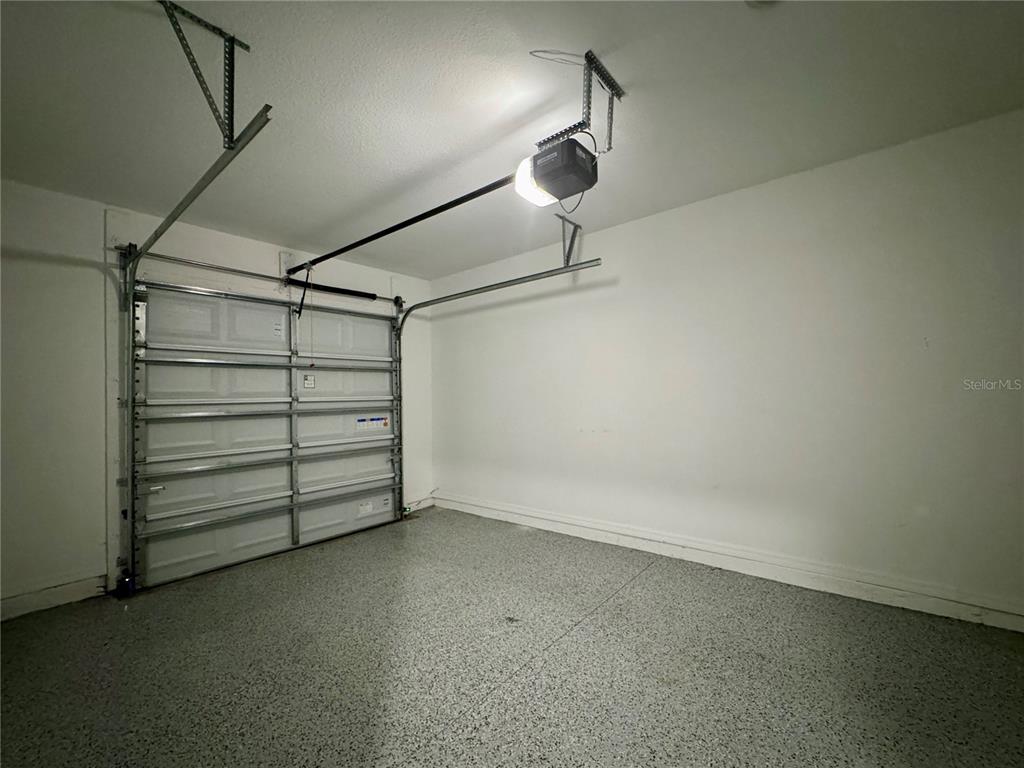 943 Conch Road Davenport, FL 33896 - Photo 31 of 43 an empty room with a empty space