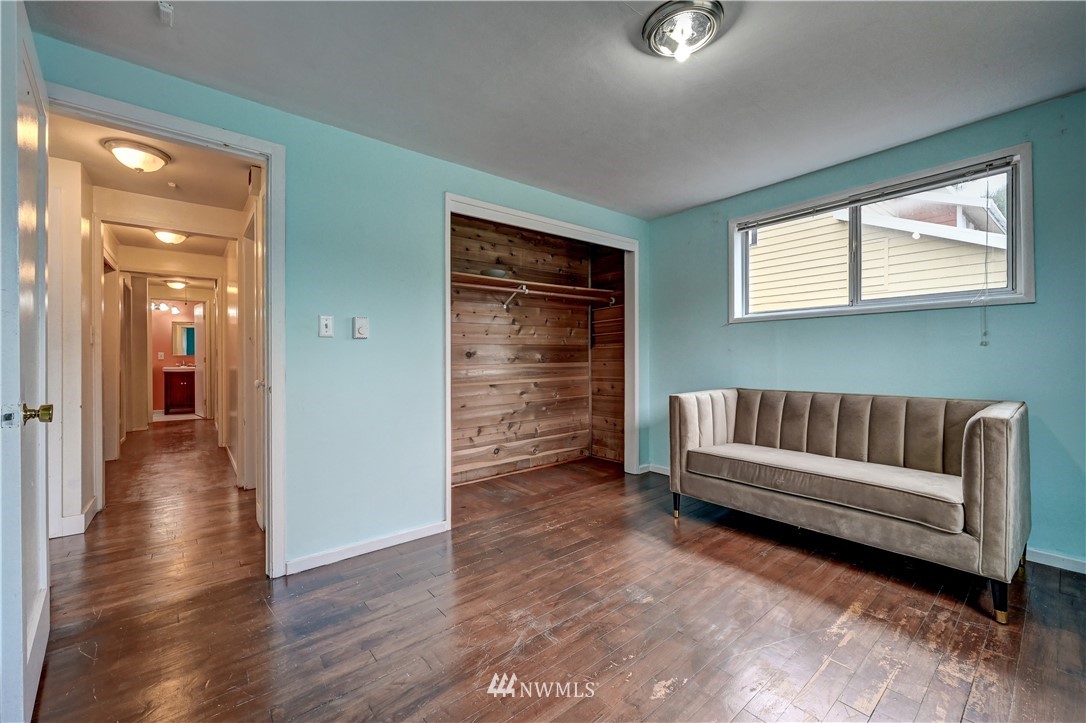 3232 Southeast 5th Street Renton, WA 98058 - Photo 13 of 20 a view of a livingroom with furniture and windows