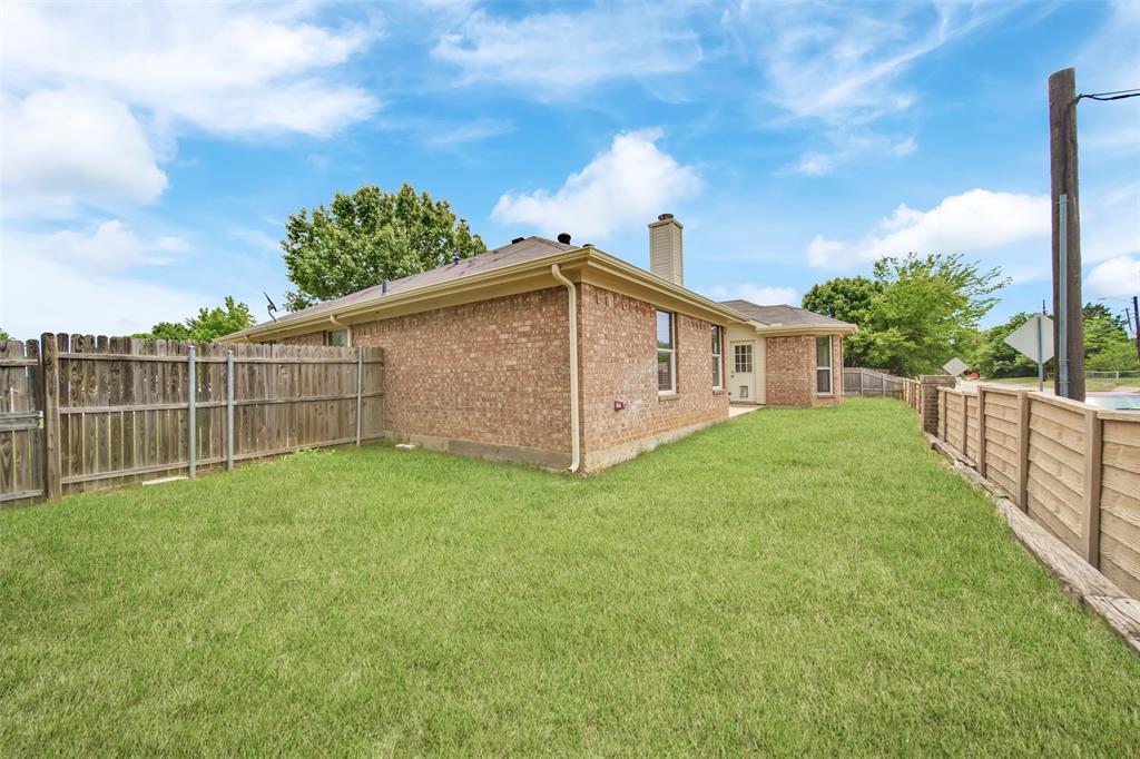 4221 Fiste Denton, TX 76207 - Photo 25 of 26 View of yard