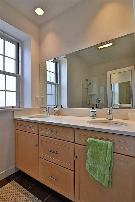141 Beaconsfield Road, Unit 3 Brookline, MA 02445 - Photo 16 of 33