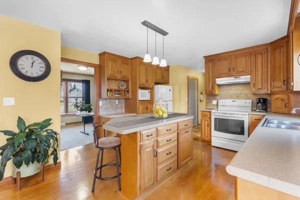 $425,000 | 1955 West Baraboo Circle, De Pere, WI 54115