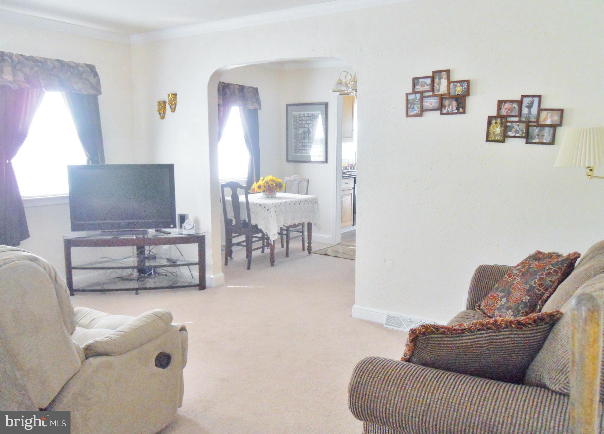 2774 Strasburg Road Front Royal, VA 22630 - Photo 10 of 30 Living Room