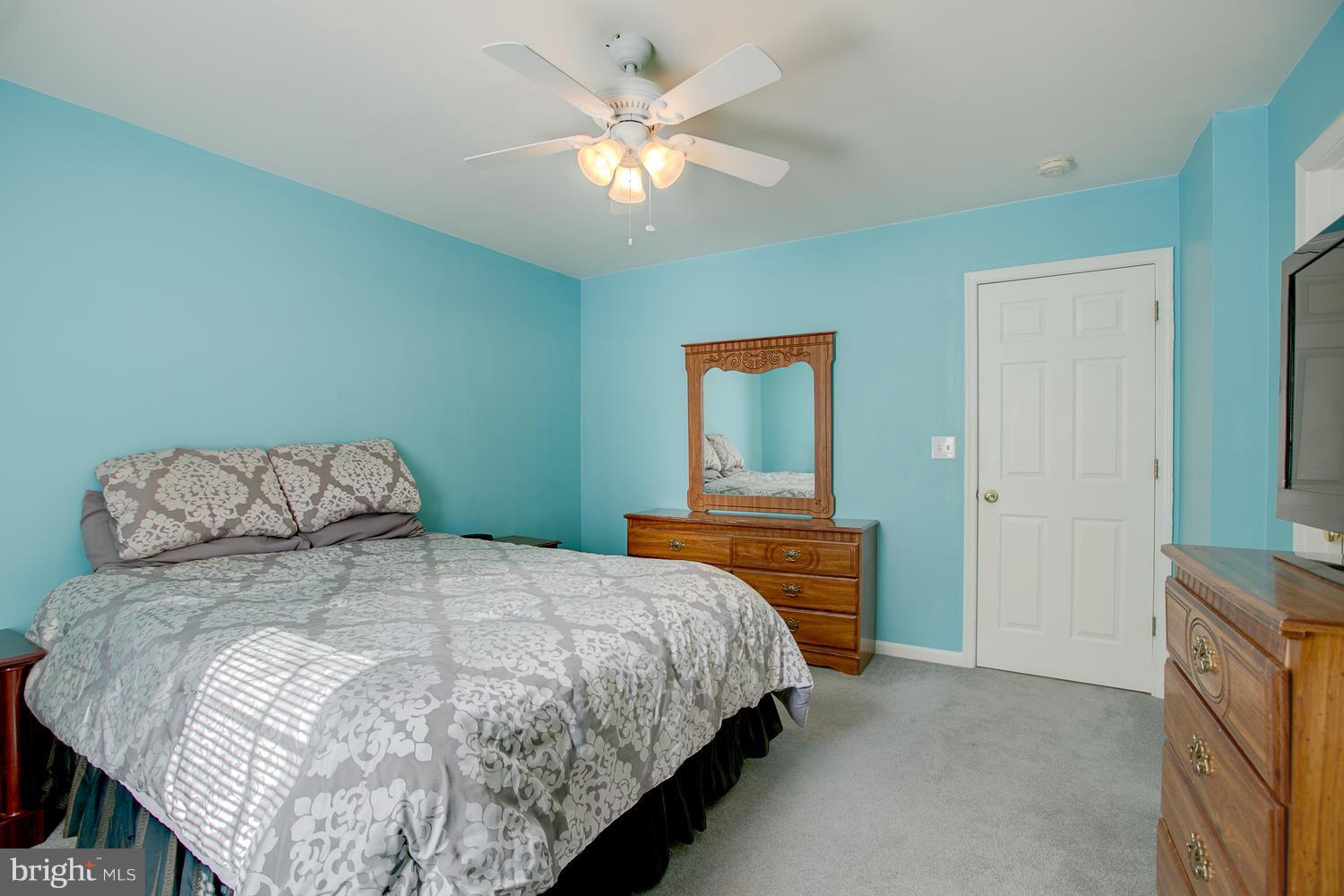 22 Ridge Road Stafford, VA 22556 - Photo 15 of 28 Master with en-suite bathroom