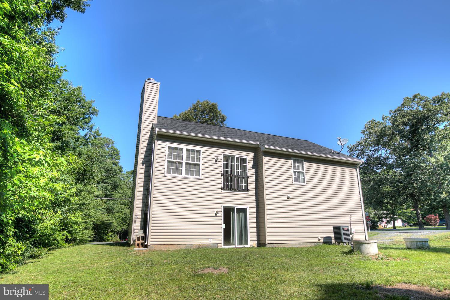 22 Ridge Road Stafford, VA 22556 - Photo 22 of 28 Exterior (Rear)