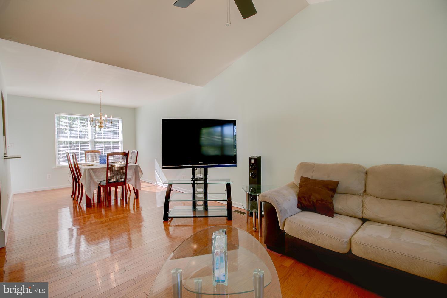 22 Ridge Road Stafford, VA 22556 - Photo 4 of 28 Living Room