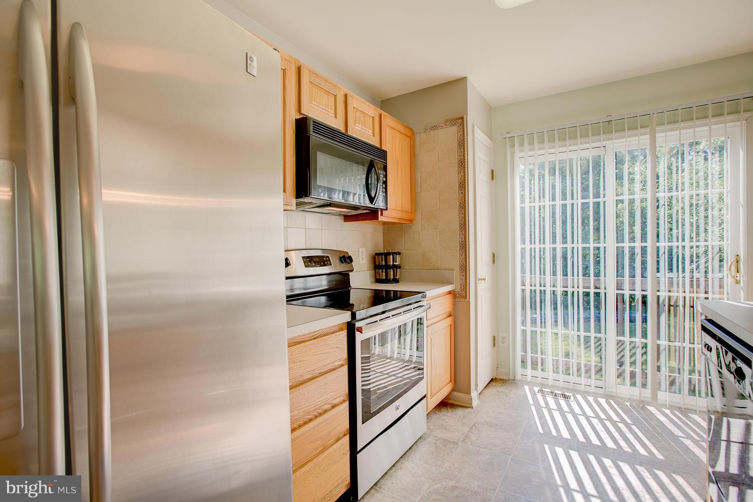 22 Ridge Road Stafford, VA 22556 - Photo 8 of 28 Updated, stainless steel appliances