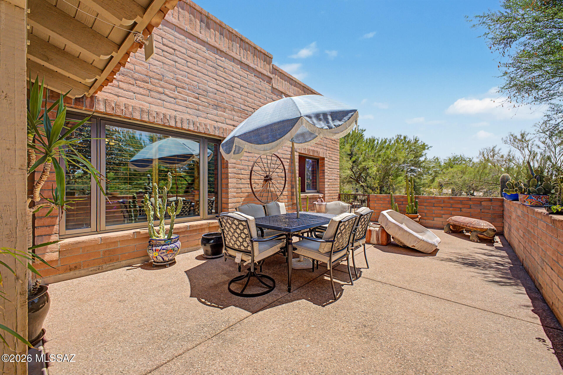 10909 North Sandra Road Tucson, AZ 85742 - Photo 6 of 50 Front Courtyard