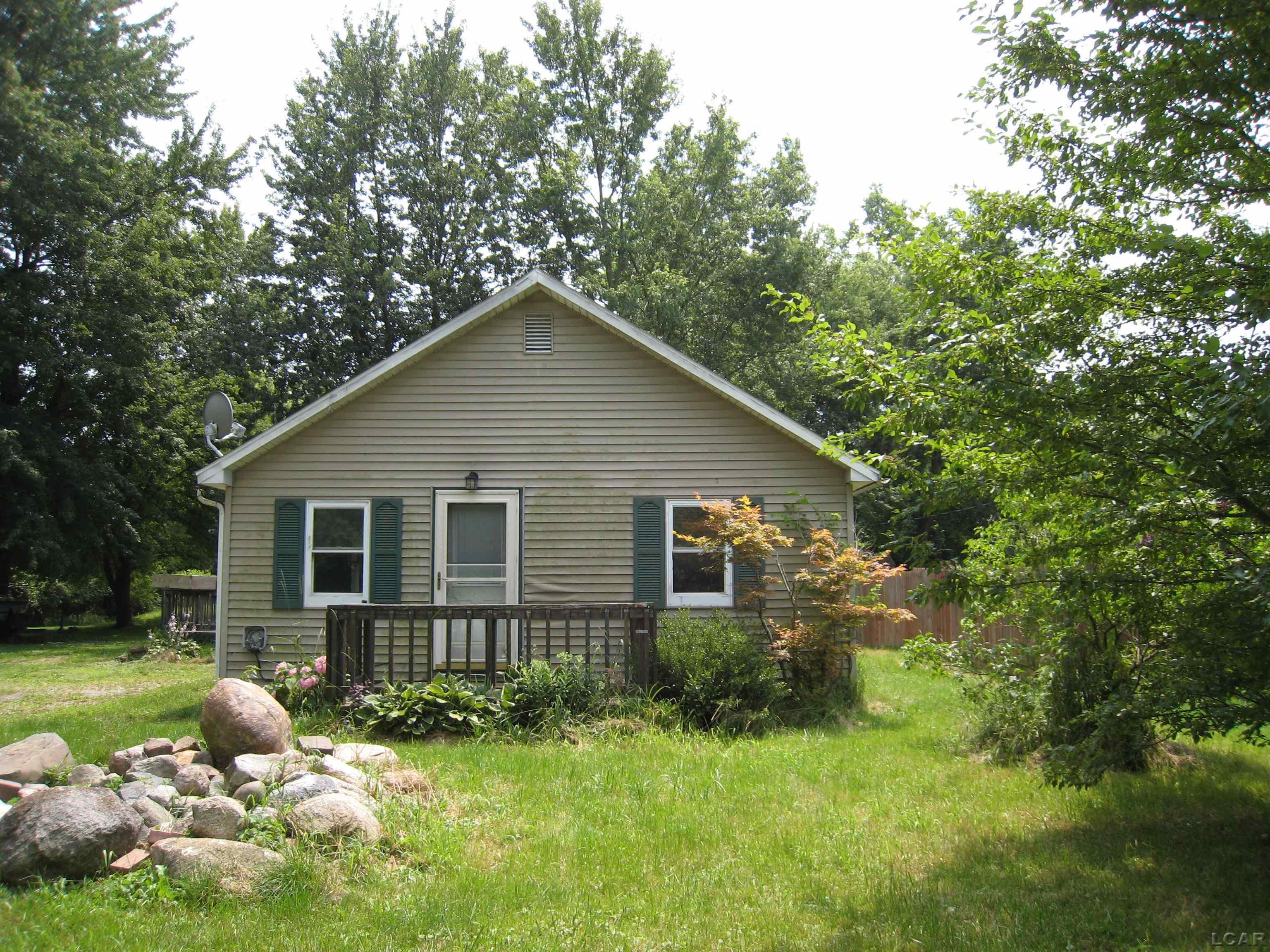 1371 East Valley Road Adrian, MI 49221 - Photo 5 of 25 Front