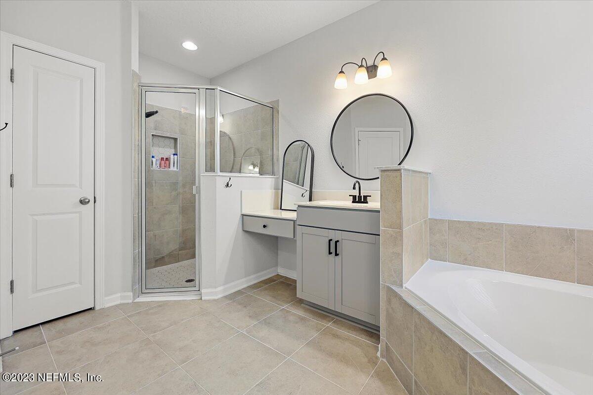 653 Ivory Palm Road Orange Park, FL 32073 - Photo 16 of 33 16-Primary Bathroom