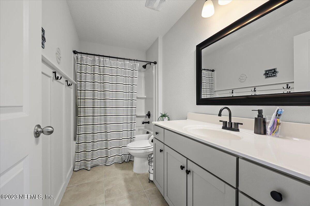 653 Ivory Palm Road Orange Park, FL 32073 - Photo 19 of 33 19-Bathroom