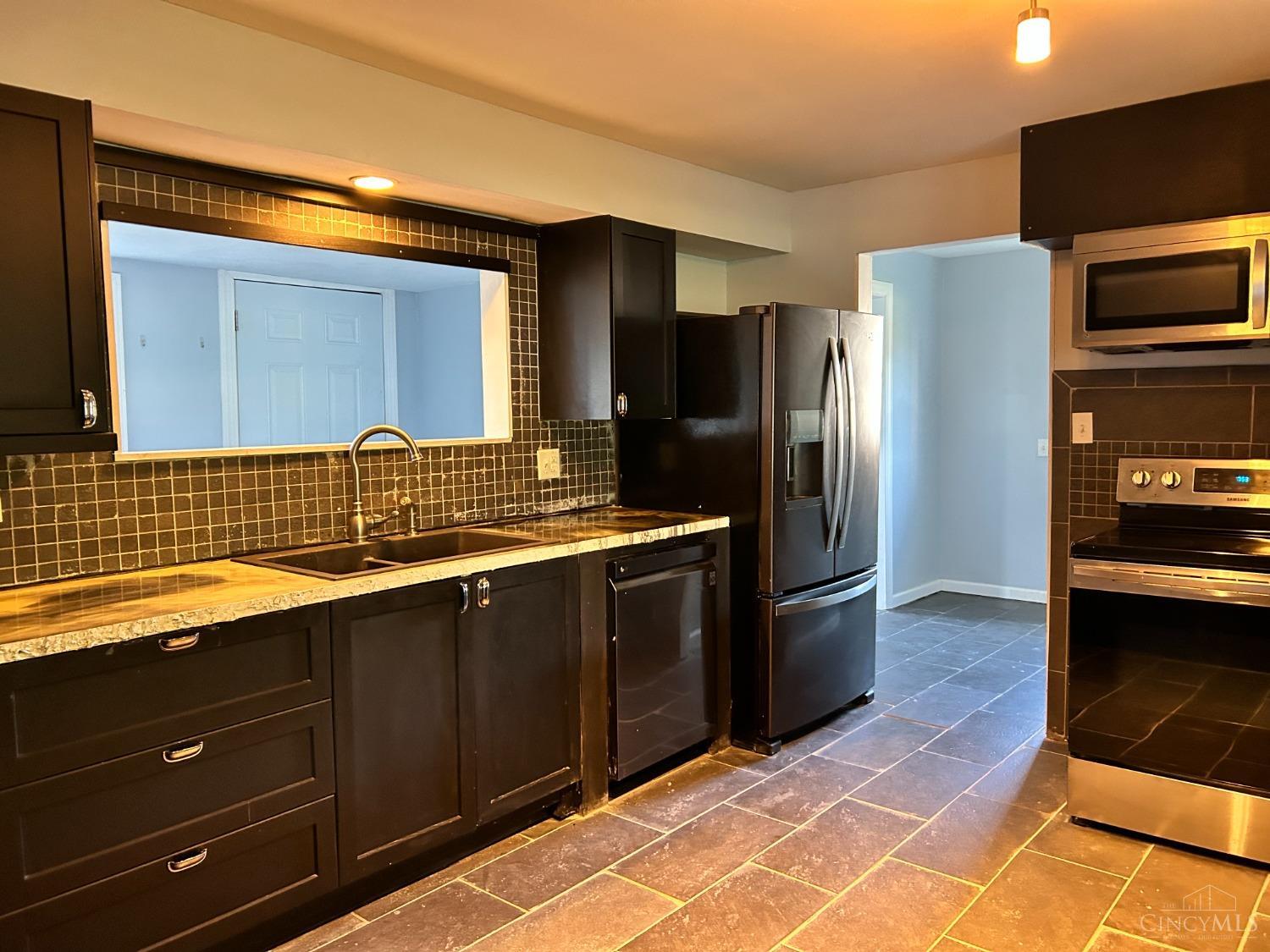 6992 Roush Road Hillsboro, OH 45133 - Photo 3 of 15 Gallery Image 3