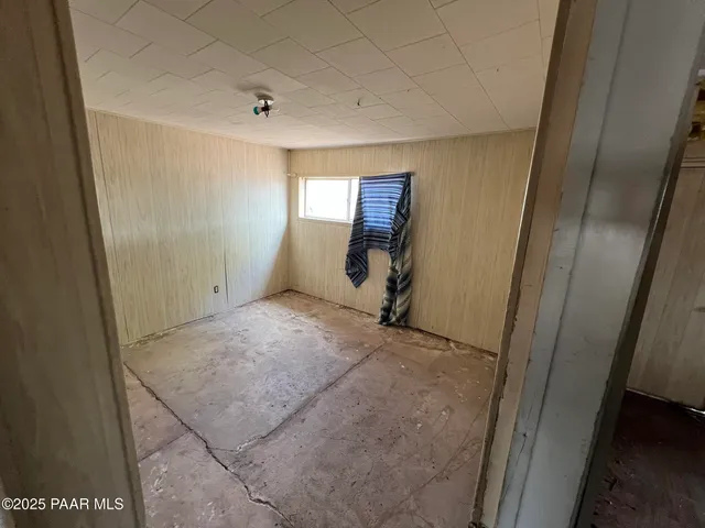 a view of a big room with closet area