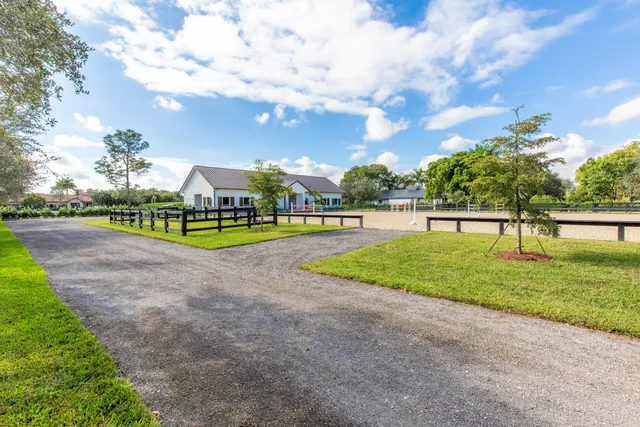 a view of outdoor space