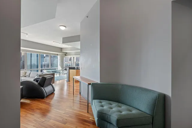 $4,995 | 929 Portland Avenue, Unit 2501, Minneapolis, MN 55404