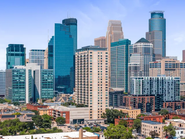 $4,995 | 929 Portland Avenue, Unit 2501, Minneapolis, MN 55404