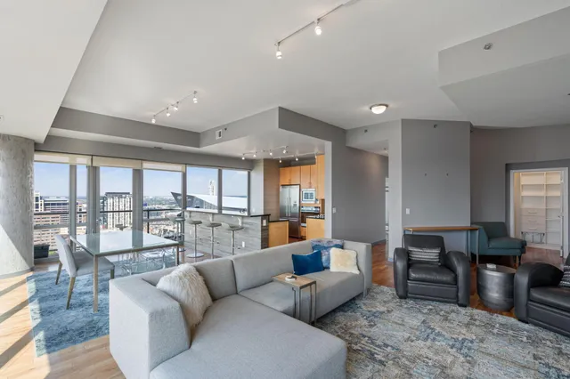 $4,995 | 929 Portland Avenue, Unit 2501, Minneapolis, MN 55404