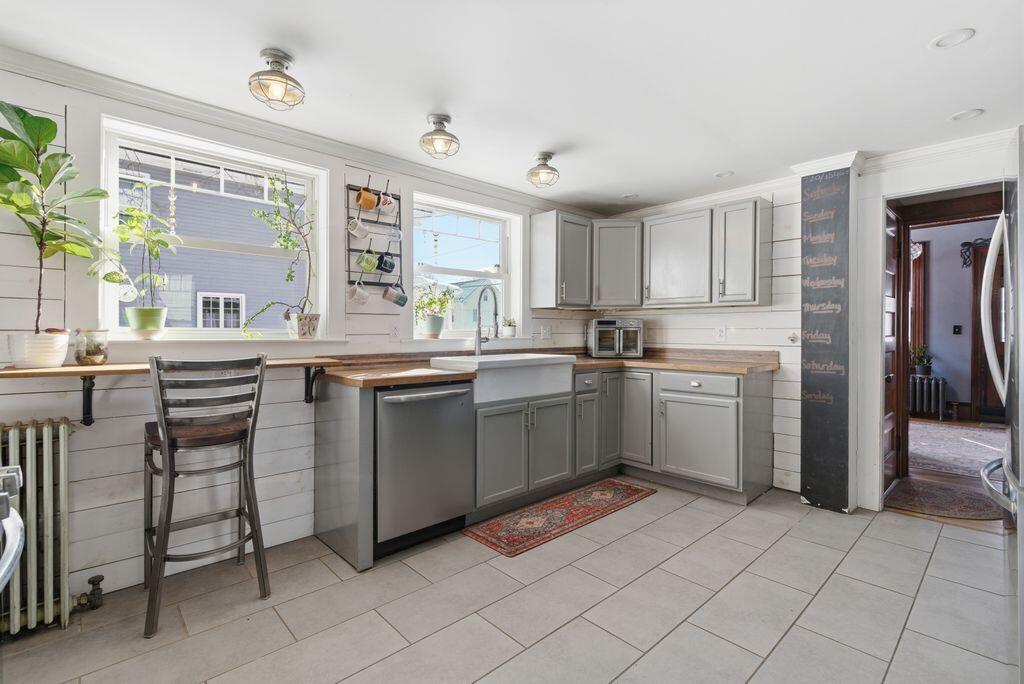 89 Whitney Street Auburn, ME 04210 - Photo 2 of 40 7_DSC03277