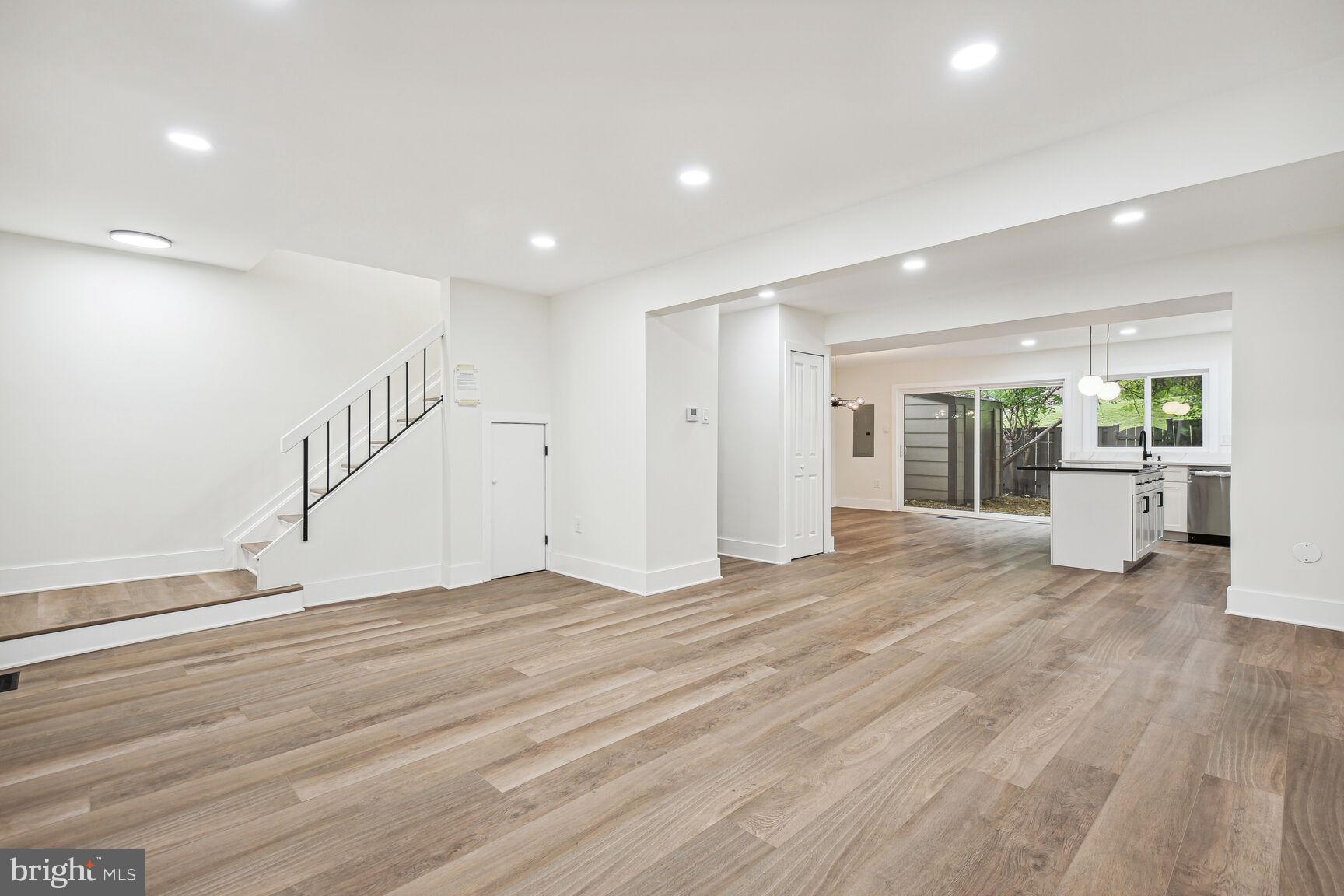 9102 Centerway Road Gaithersburg, MD 20879 - Photo 5 of 30