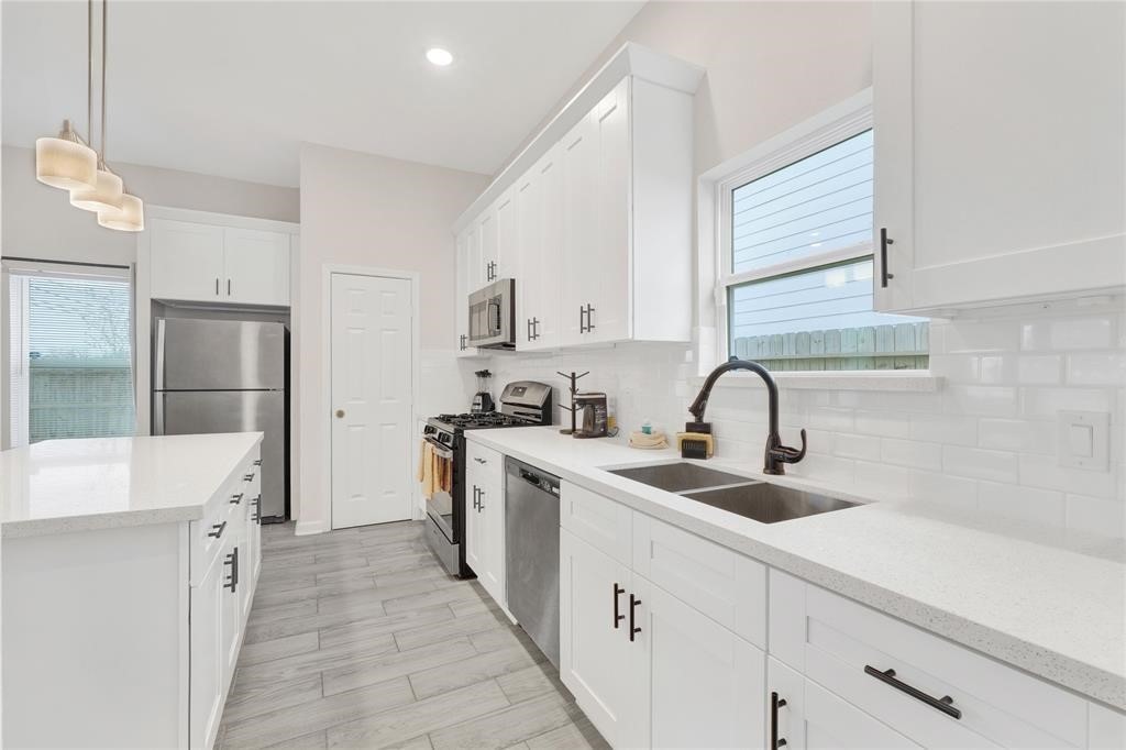 6320 Laura Koppe Road Houston, TX 77016 - Photo 10 of 17