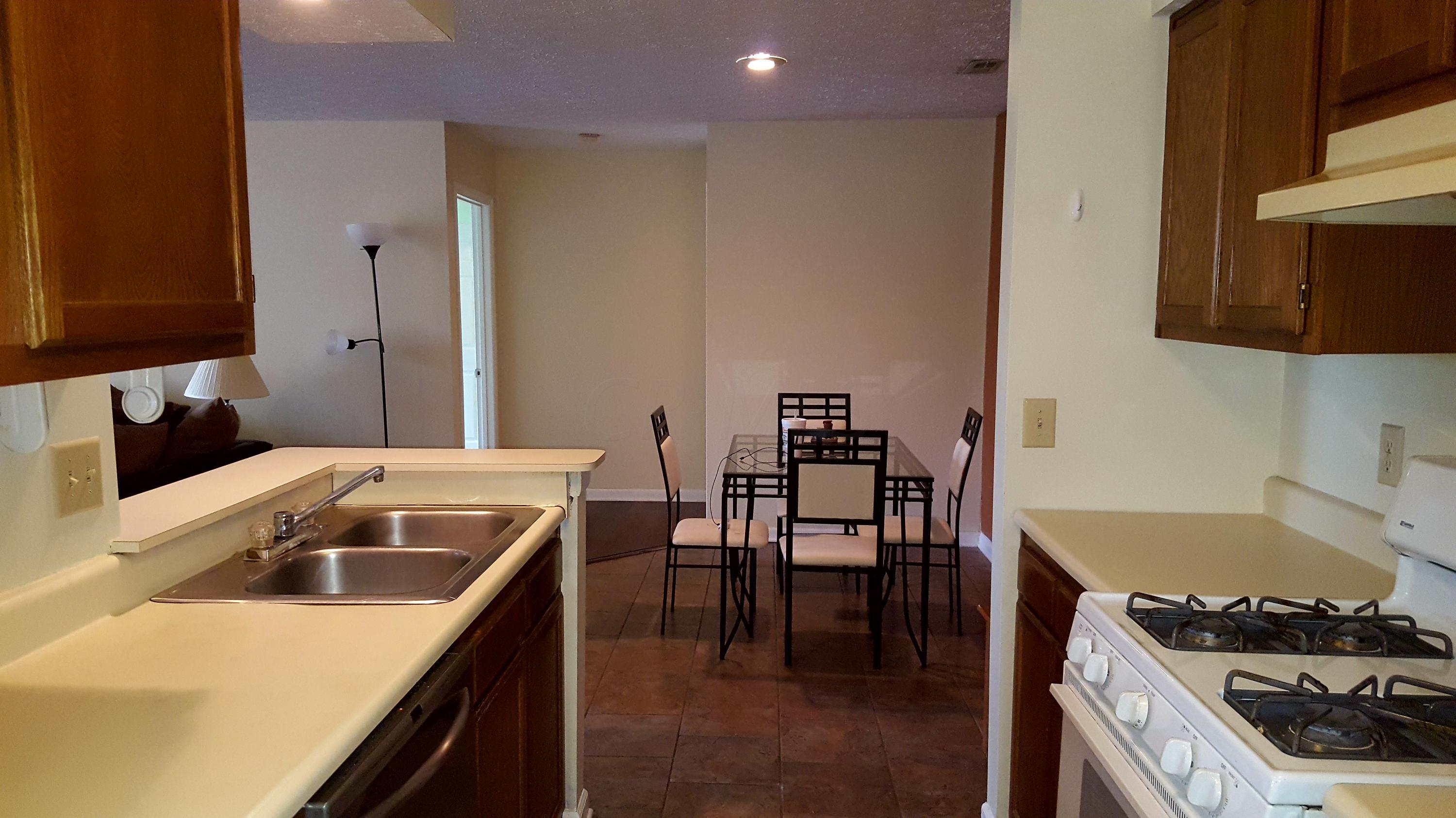 2172 Hedgerow Road, Unit 2172A Columbus, OH 43220 - Photo 11 of 26