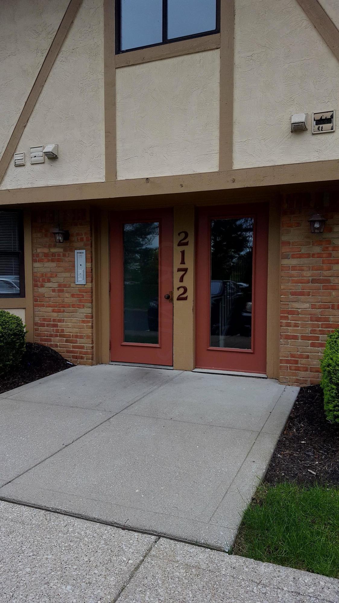 2172 Hedgerow Road, Unit 2172A Columbus, OH 43220 - Photo 2 of 26