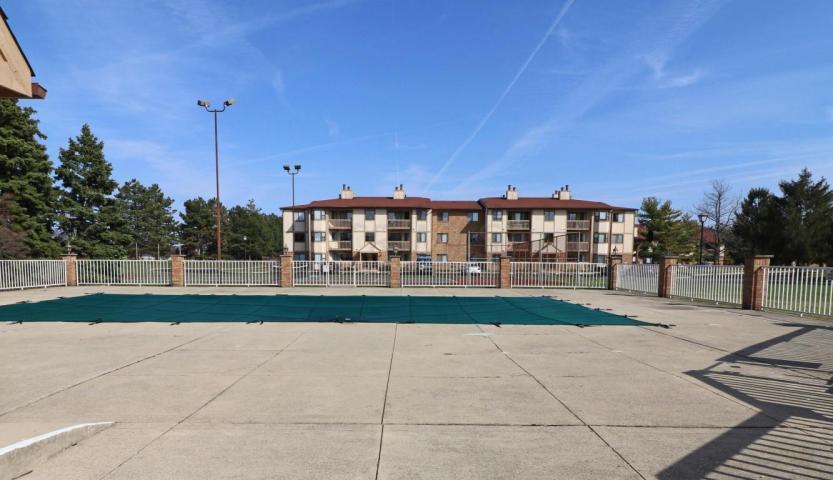 2172 Hedgerow Road, Unit 2172A Columbus, OH 43220 - Photo 25 of 26