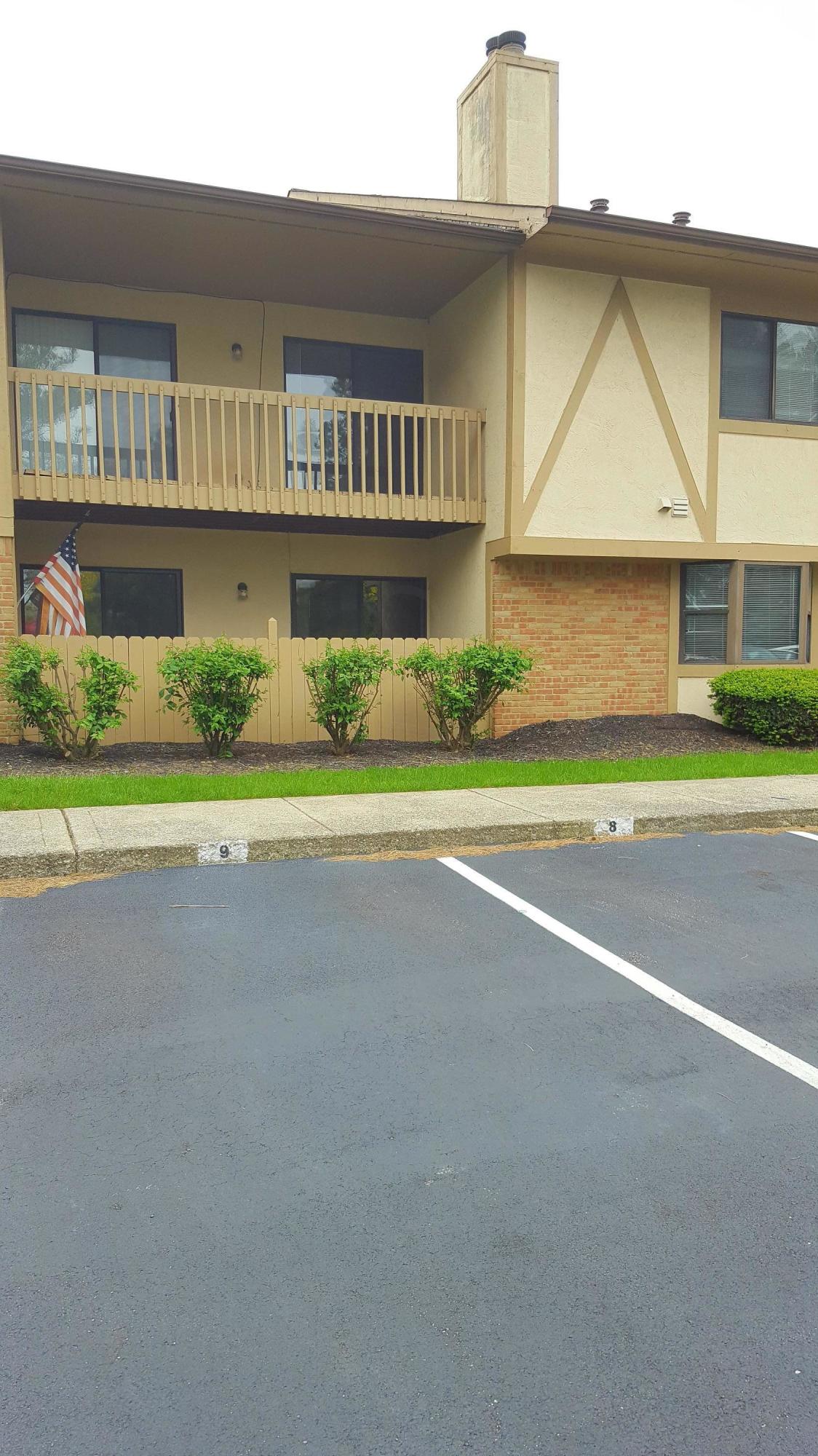 2172 Hedgerow Road, Unit 2172A Columbus, OH 43220 - Photo 3 of 26