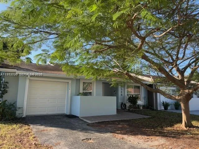 $2,400 | 5534 Lakewood Circle South, Unit H, Margate, FL 33063