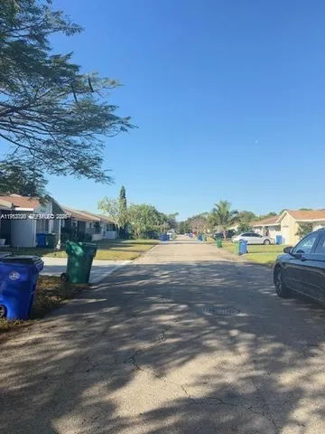 $2,400 | 5534 Lakewood Circle South, Unit H, Margate, FL 33063