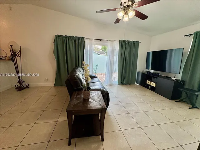 $2,400 | 5534 Lakewood Circle South, Unit H, Margate, FL 33063