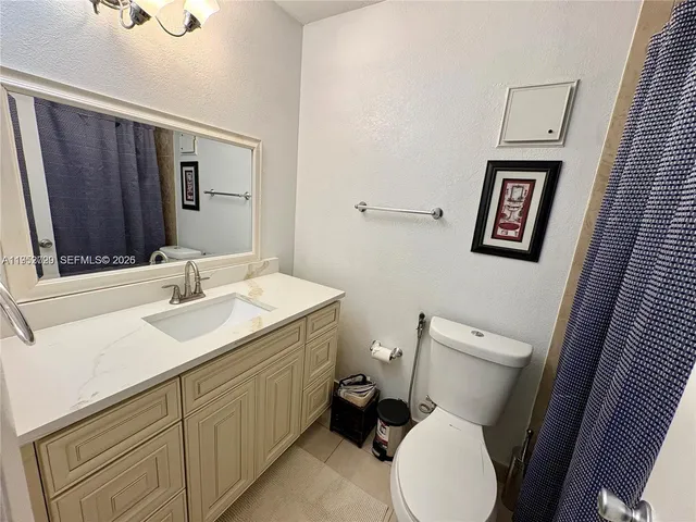$2,400 | 5534 Lakewood Circle South, Unit H, Margate, FL 33063