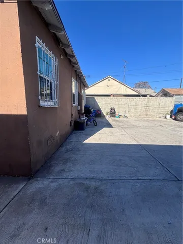 $2,500 | 7008 South Main Street, Los Angeles, CA 90003