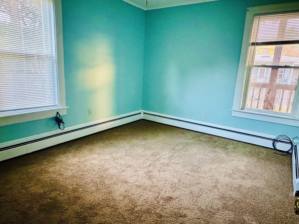 25 Cohasse Street, Unit 2 Southbridge, MA 01550 - Photo 5 of 8