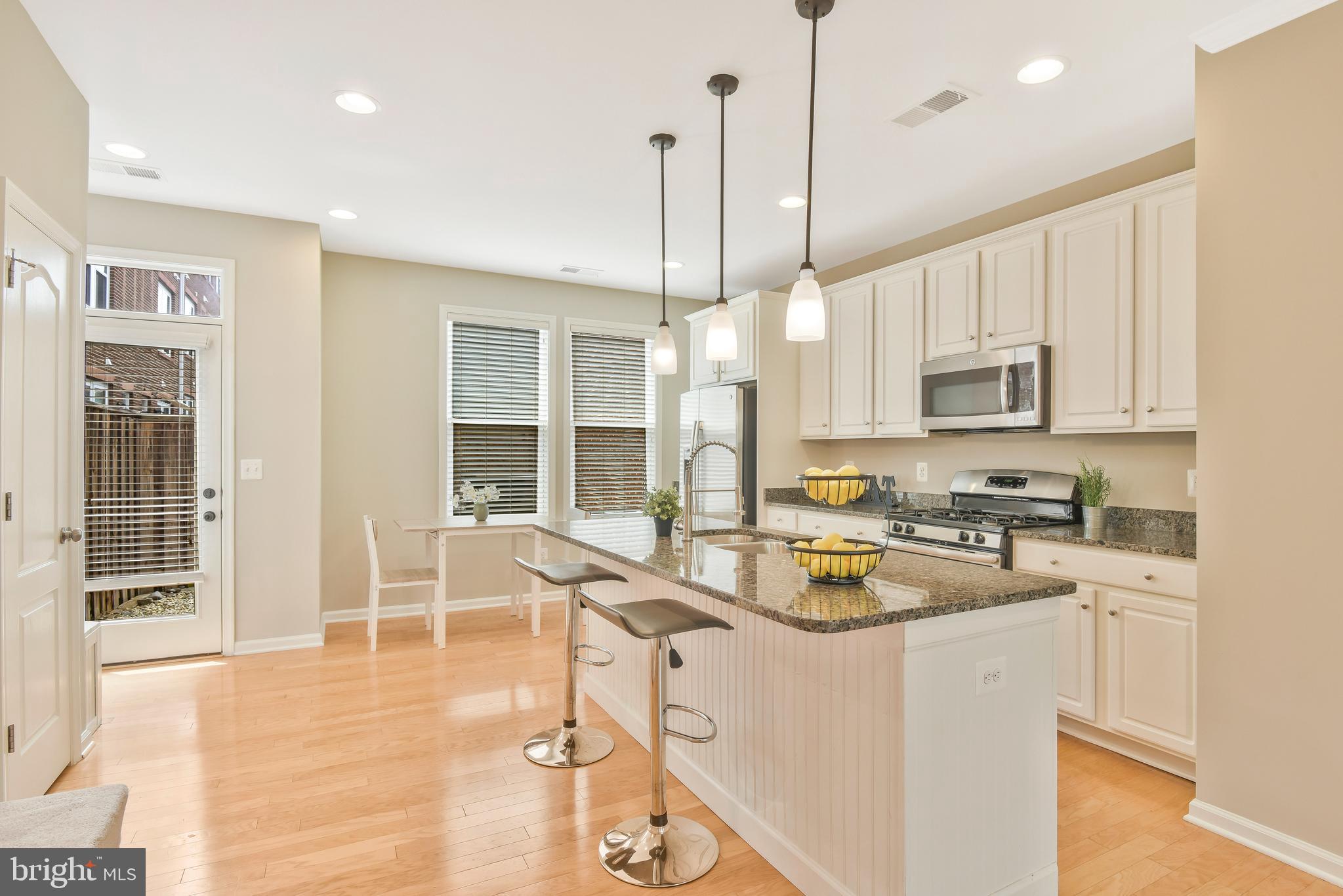 8953 Quarry Road Manassas, VA 20110 - Photo 6 of 32 Gallery Image 6