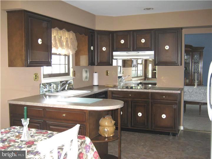 741 York Road Mount Laurel, NJ 08054 - Photo 5 of 18