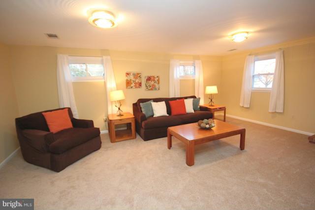 835 Loxford Terrace Silver Spring, MD 20901 - Photo 23 of 30 Family Room