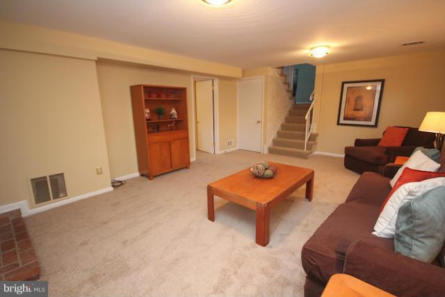 835 Loxford Terrace Silver Spring, MD 20901 - Photo 24 of 30 Family Room