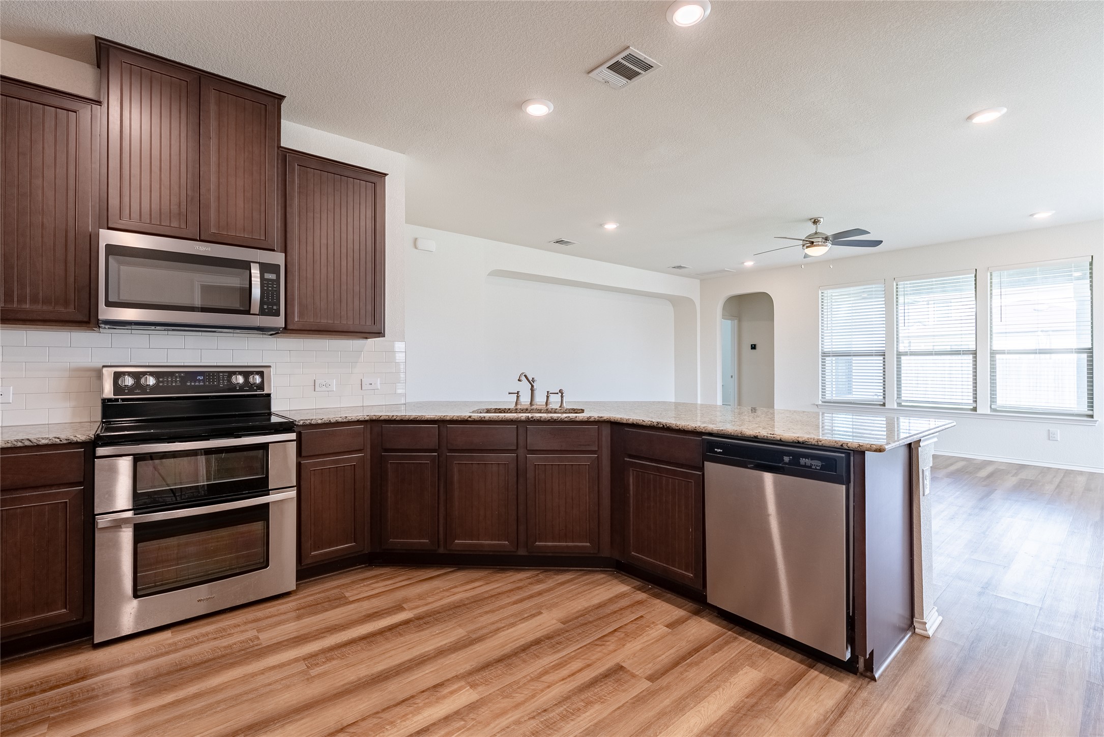 637 Landon Samuel Loop Pflugerville, TX 78660 - Photo 4 of 21