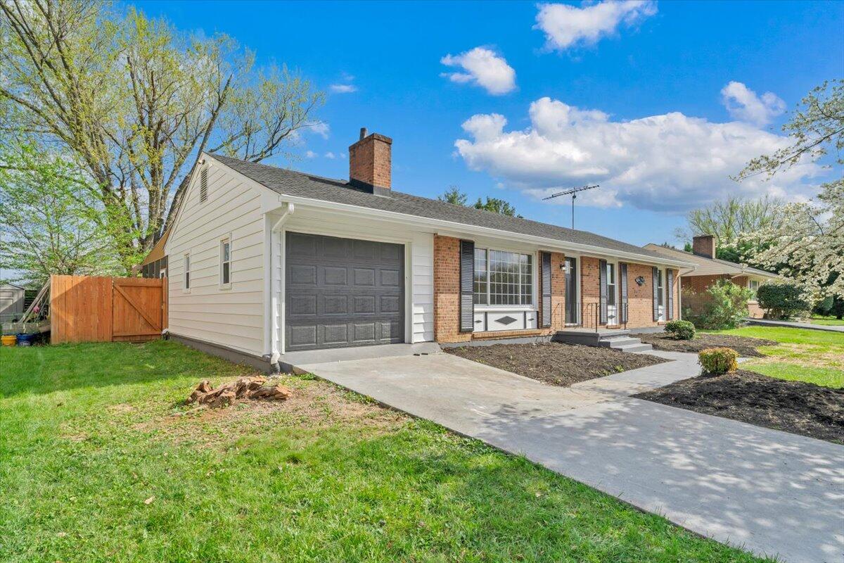 5316 Twilight Road Roanoke, VA 24019 - Photo 3 of 61 55-MIB07260