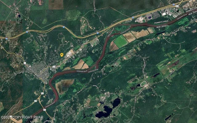 a view of a tennis court