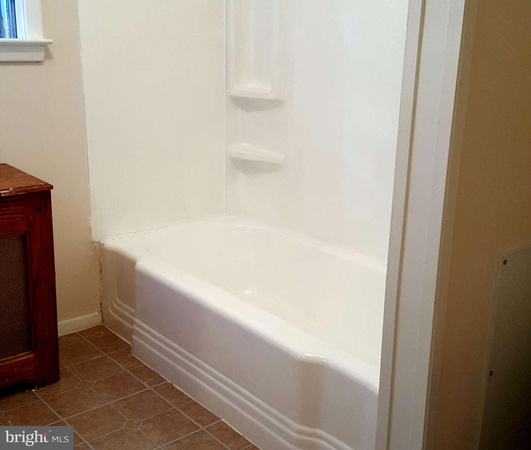 4606 Lower Beckleysville Road Hampstead, MD 21074 - Photo 18 of 25 2ND FLOOR BATHROOM