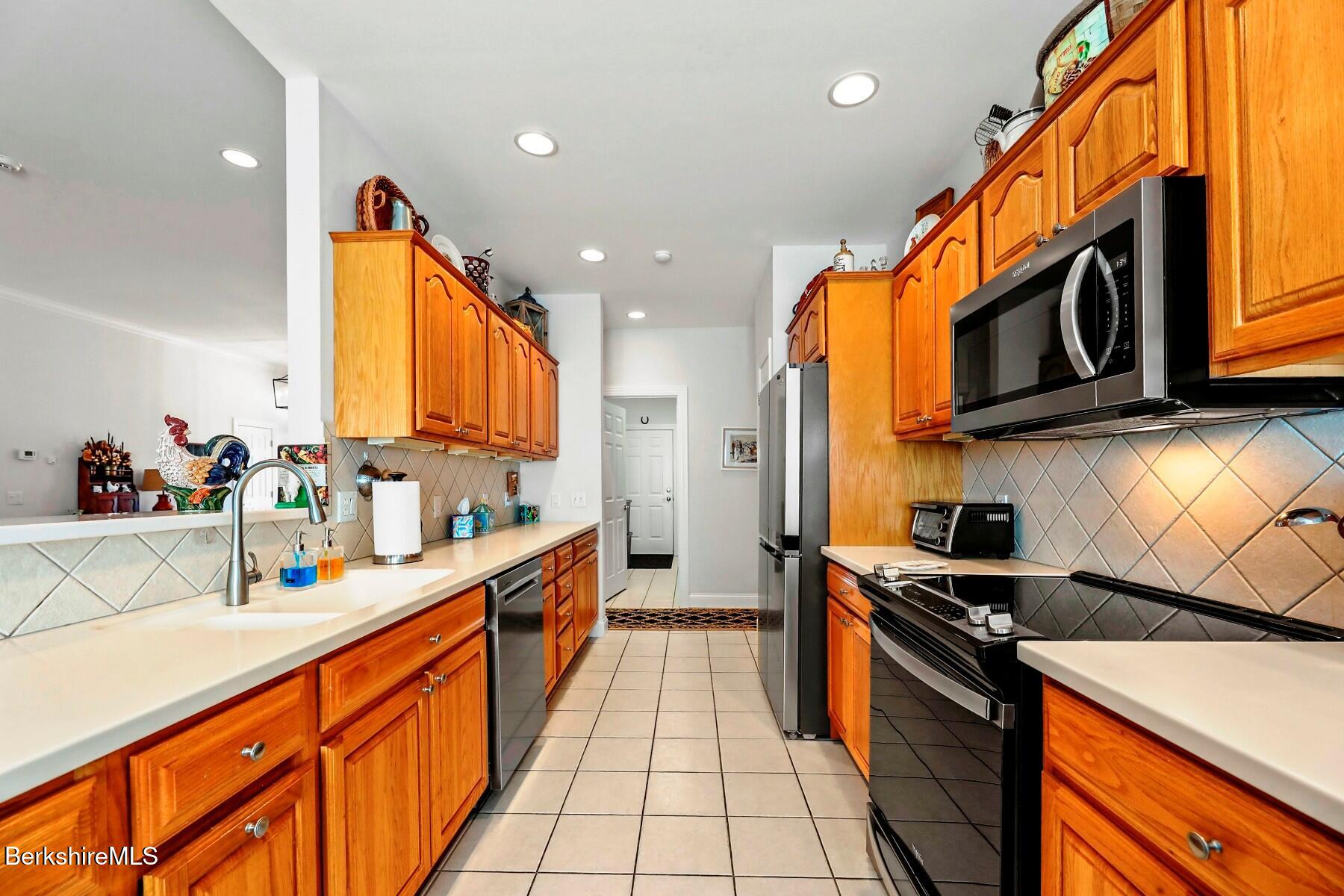 124 Red Barn Road Dalton, MA 01226 - Photo 13 of 47 Kitchen