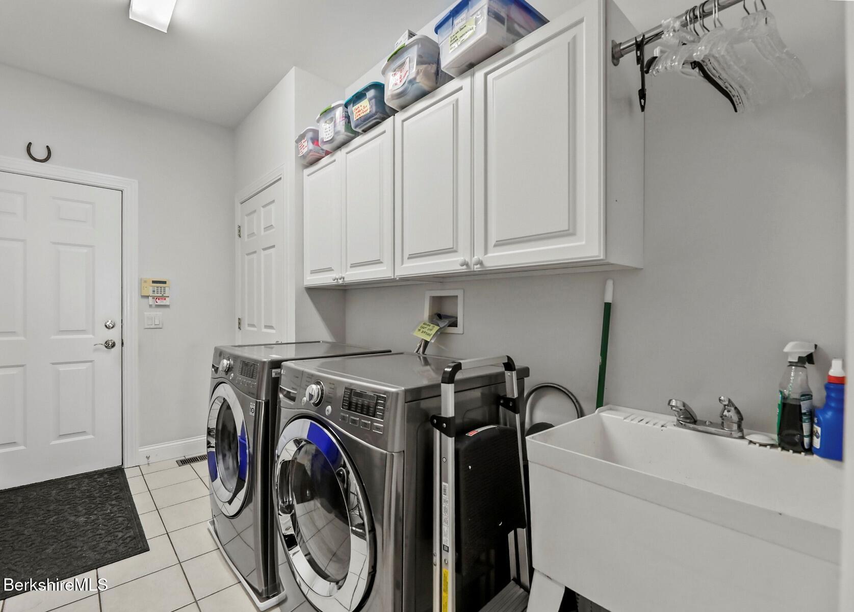 124 Red Barn Road Dalton, MA 01226 - Photo 32 of 47 Laundry