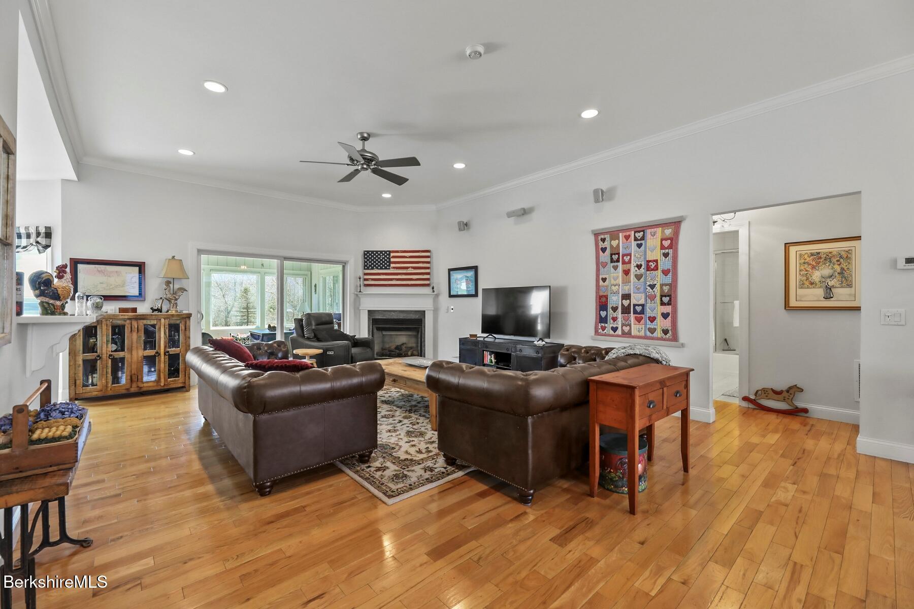 124 Red Barn Road Dalton, MA 01226 - Photo 6 of 47 Living Area