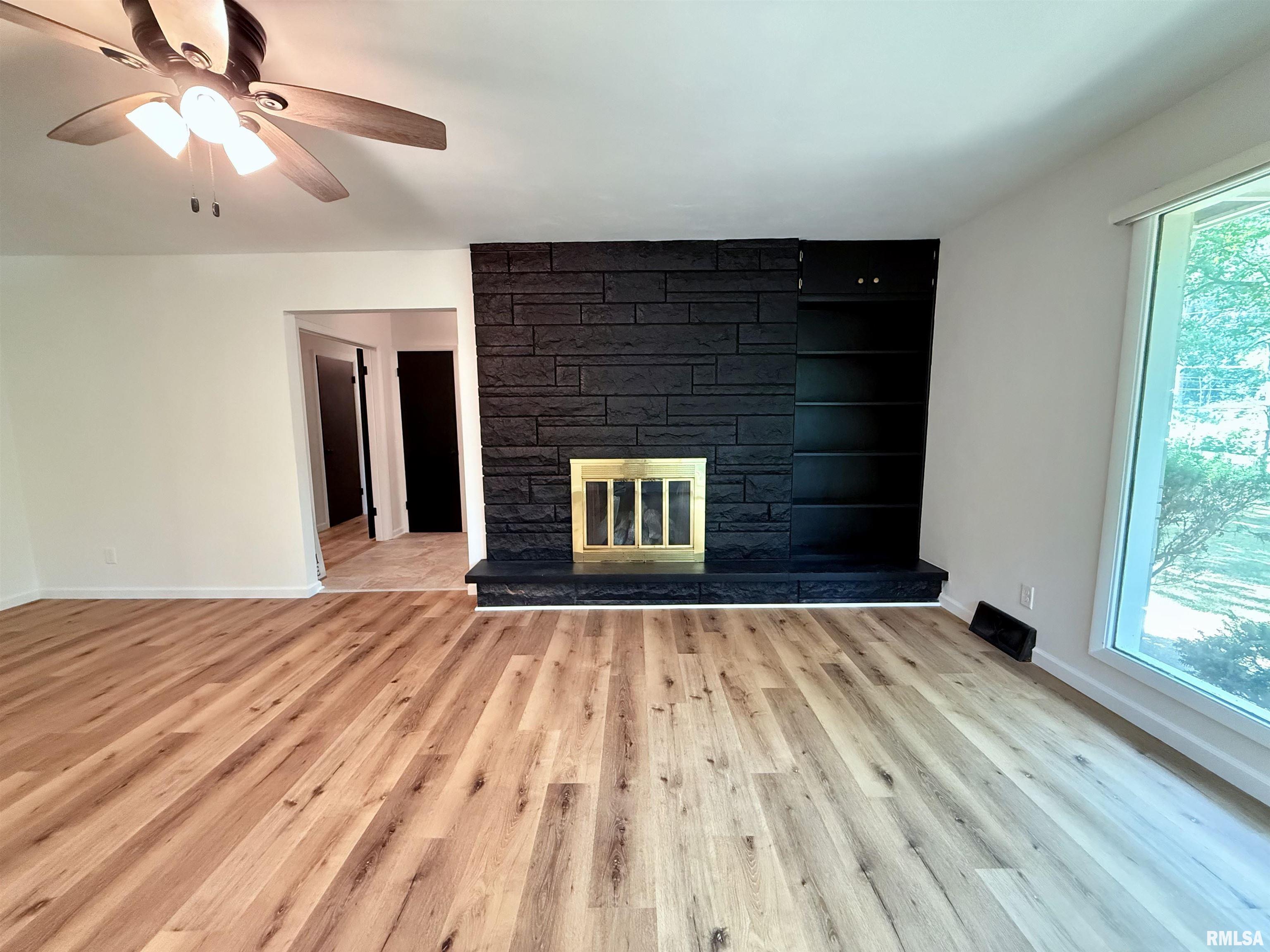 2625 East Lost Bridge Road Decatur, IL 62521 - Photo 8 of 50 Gallery Image 8
