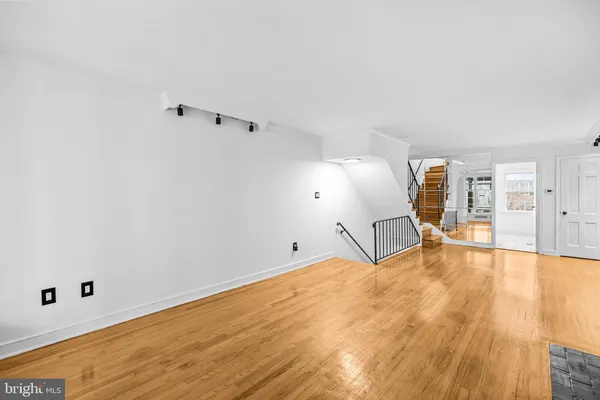 $6,500 | 2420 I Street Northwest, Washington, DC 20037