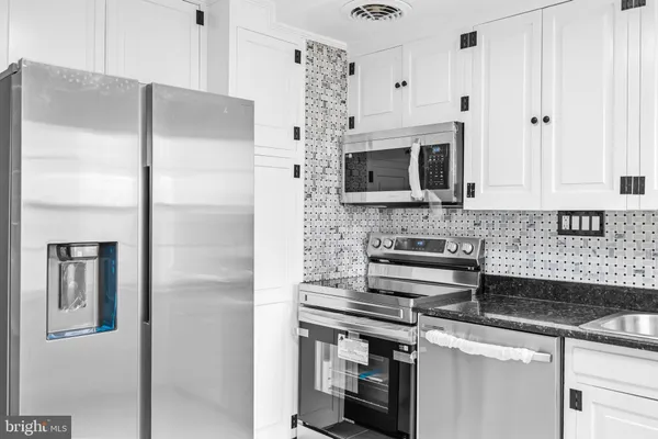$6,500 | 2420 I Street Northwest, Washington, DC 20037