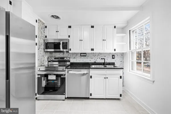 $6,500 | 2420 I Street Northwest, Washington, DC 20037