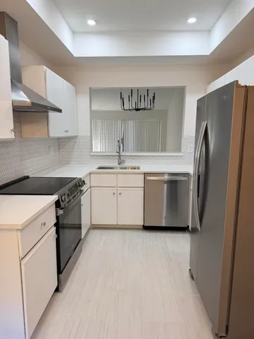 $325,000 | 5021 Oakhill Lane, Unit 123, Delray Beach, FL 33484