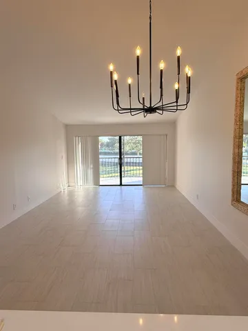 $325,000 | 5021 Oakhill Lane, Unit 123, Delray Beach, FL 33484